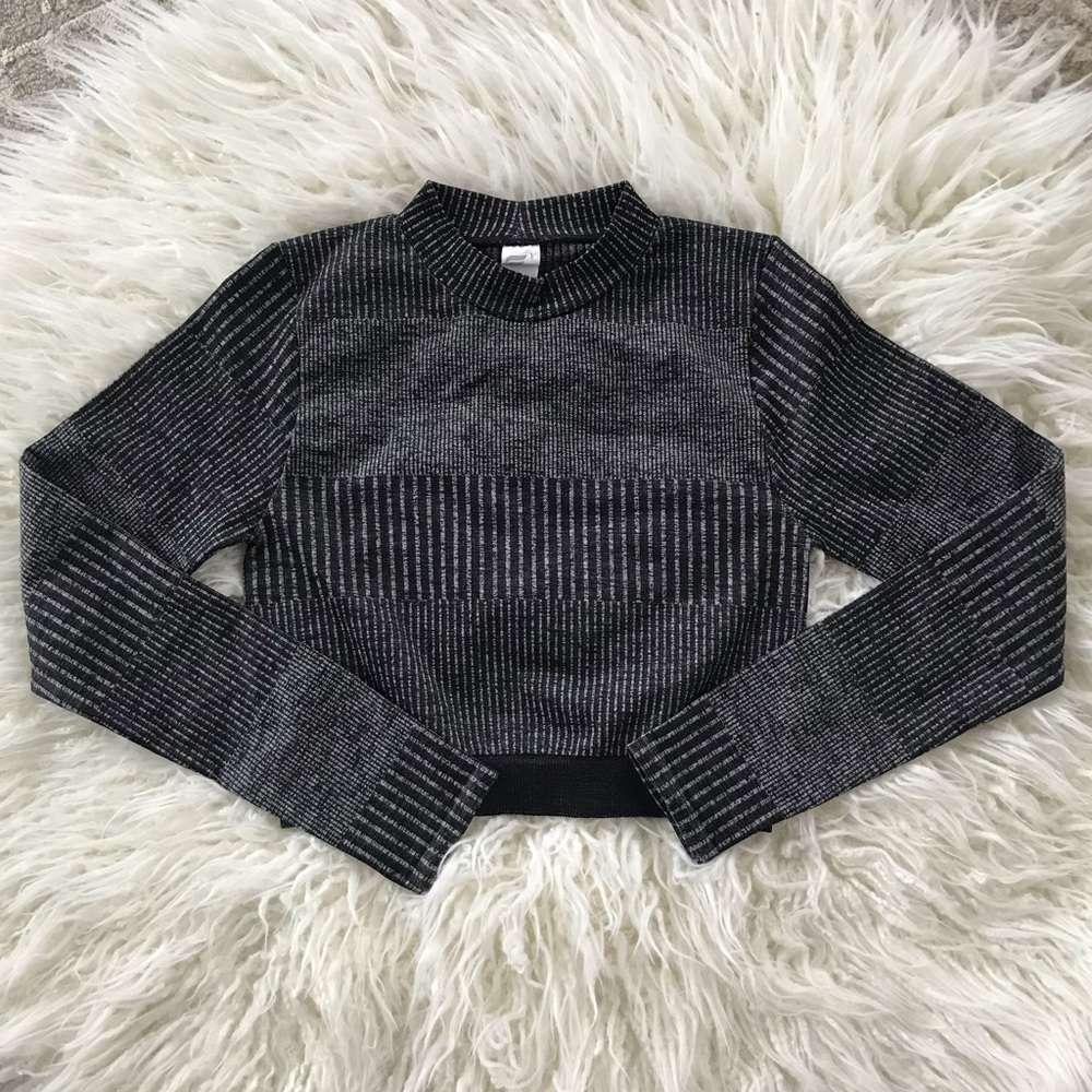 Fabletics Crop Top Long Sleeve